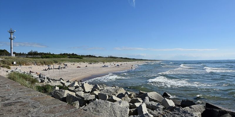 1079px-Darłówko,_plaża_zachodnia_(HB2)